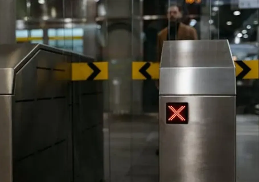 Otomatik kapı montajı